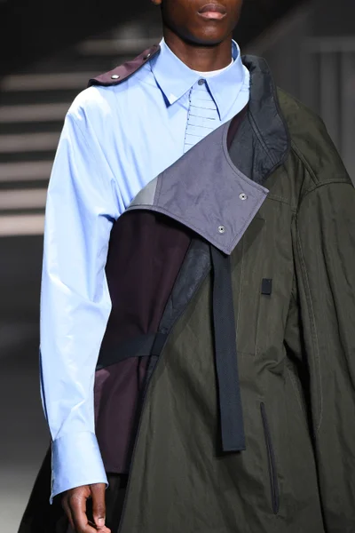 Look 32